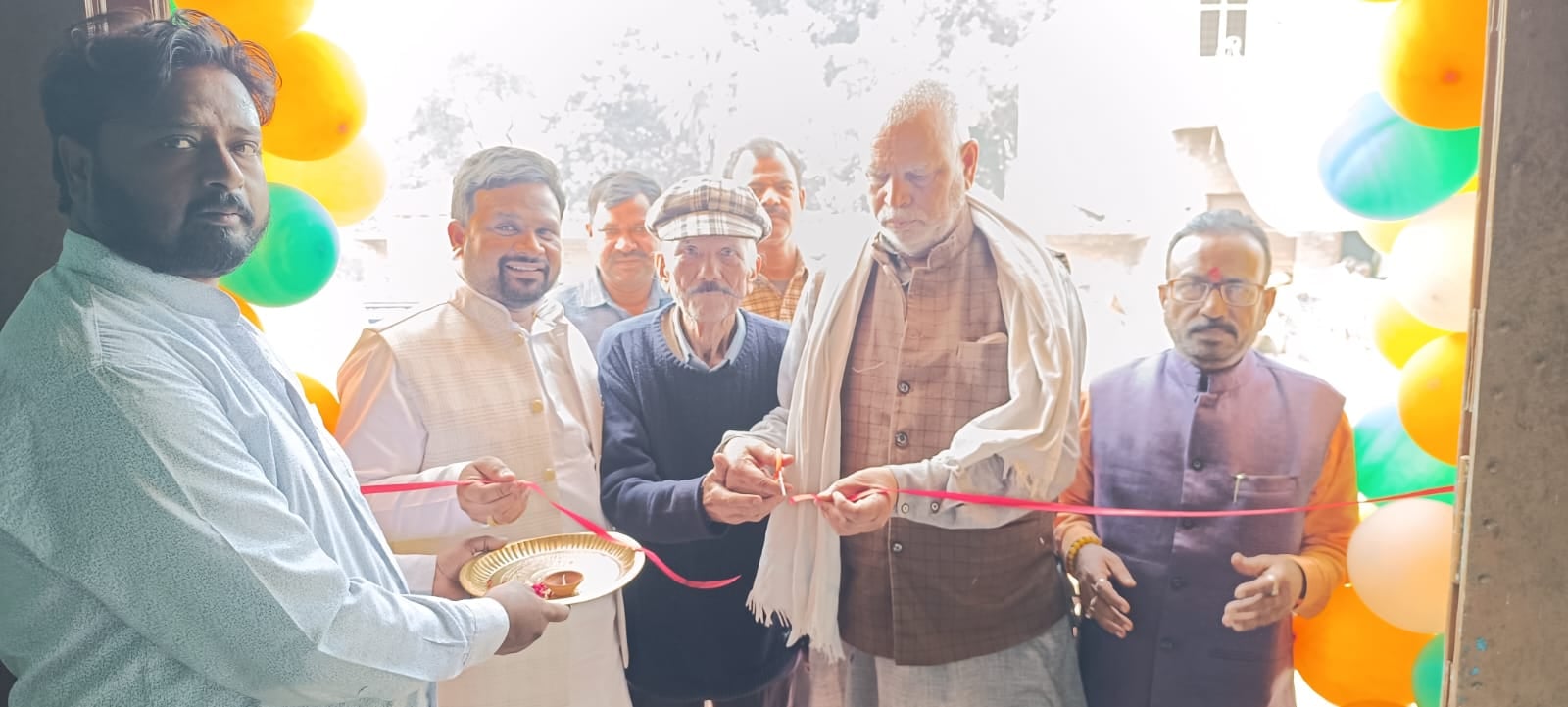रतनपुरा में धान क्रय केंद्र का उद्घाटन करते भाजपा जिलाध्यक्ष रामाश्रय मौर्य रतनपुरा में धान क्रय केंद्र का उद्घाटन करते भाजपा जिलाध्यक्ष रामाश्रय मौर्य