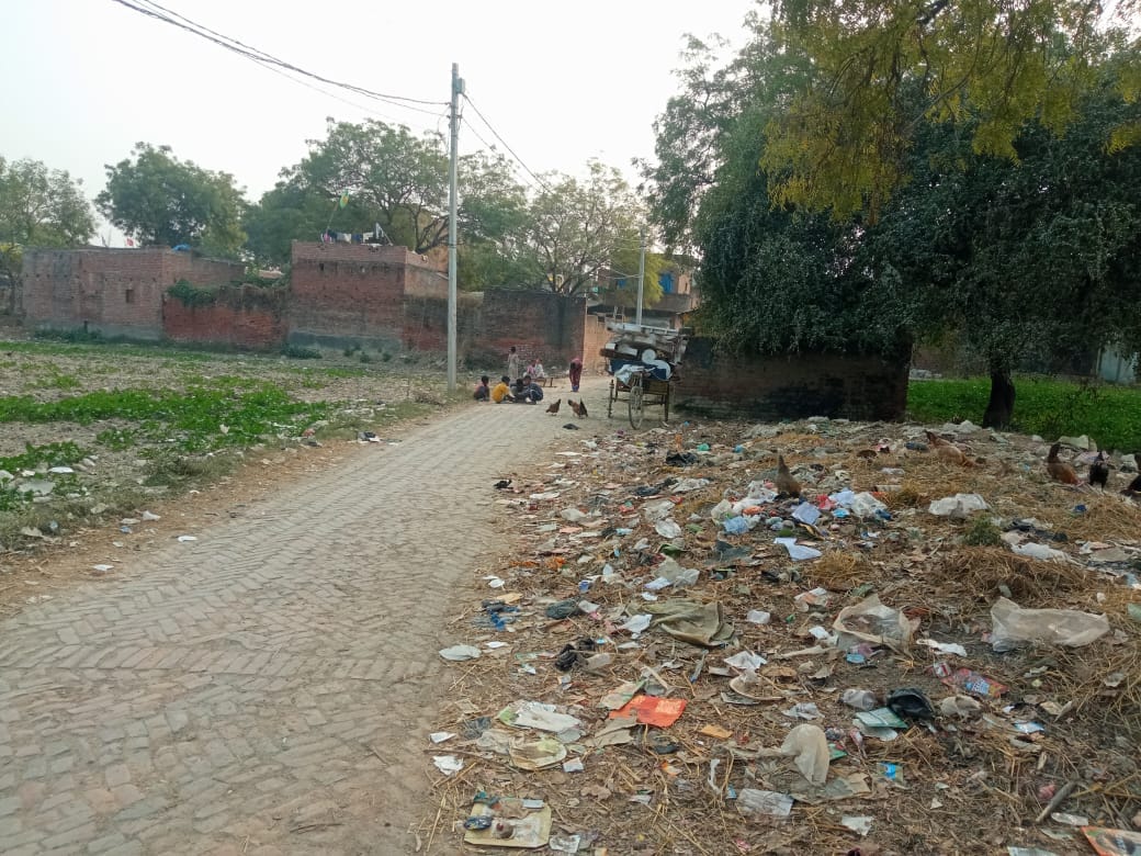 सिराथू ब्लांक के मानपुर गौरा गांव में बंद पडा आरआरसी सेंटर