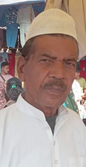 शाहजहांपुर में लाल इमली चौराहा पर लगा जाम। संवाद शाहजहांपुर में लाल इमली चौराहा पर लगा जाम। संवाद