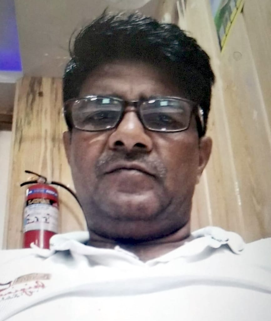 अफजलगढ़ के गांव शिवपुरी में आम के बाग में सीमेंट व्यापारी द्वारा फांसी लगाकर आत्महत्या की घटना अफजलगढ़ के गांव शिवपुरी में आम के बाग में सीमेंट व्यापारी द्वारा फांसी लगाकर आत्महत्या की घटना