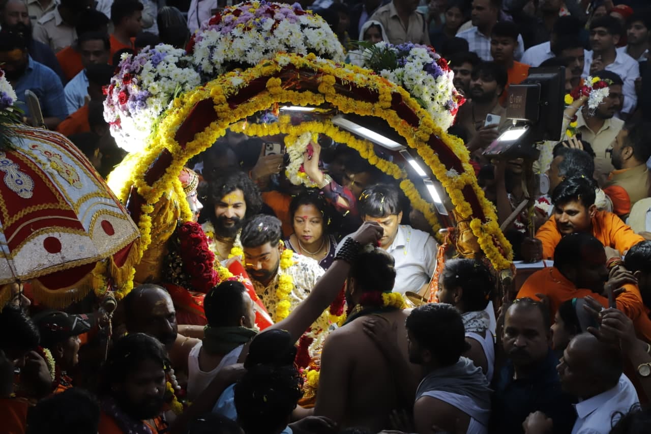 ऐसे निकलेगी सवारी।