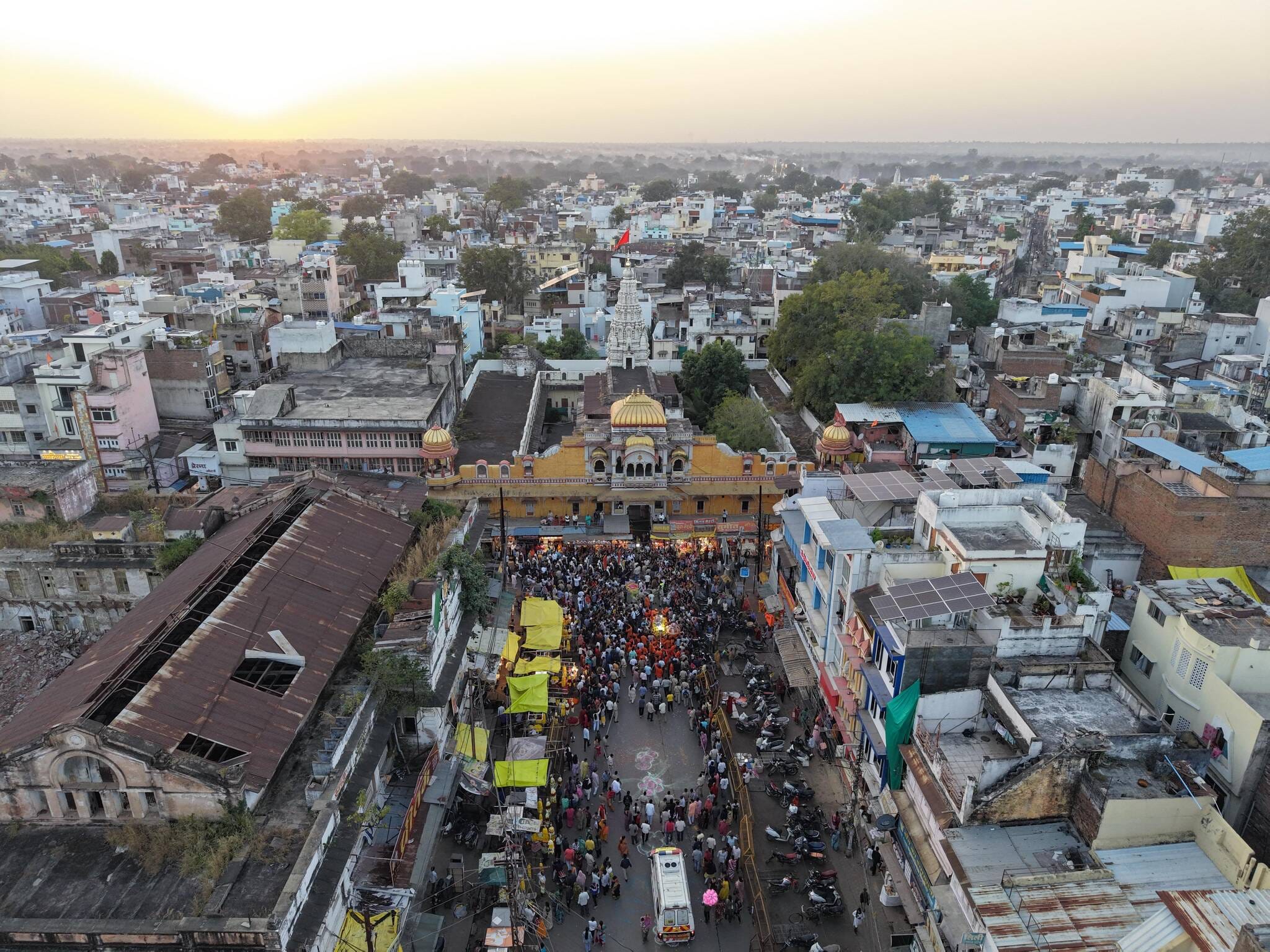 ऐसे निकलेगी सवारी।