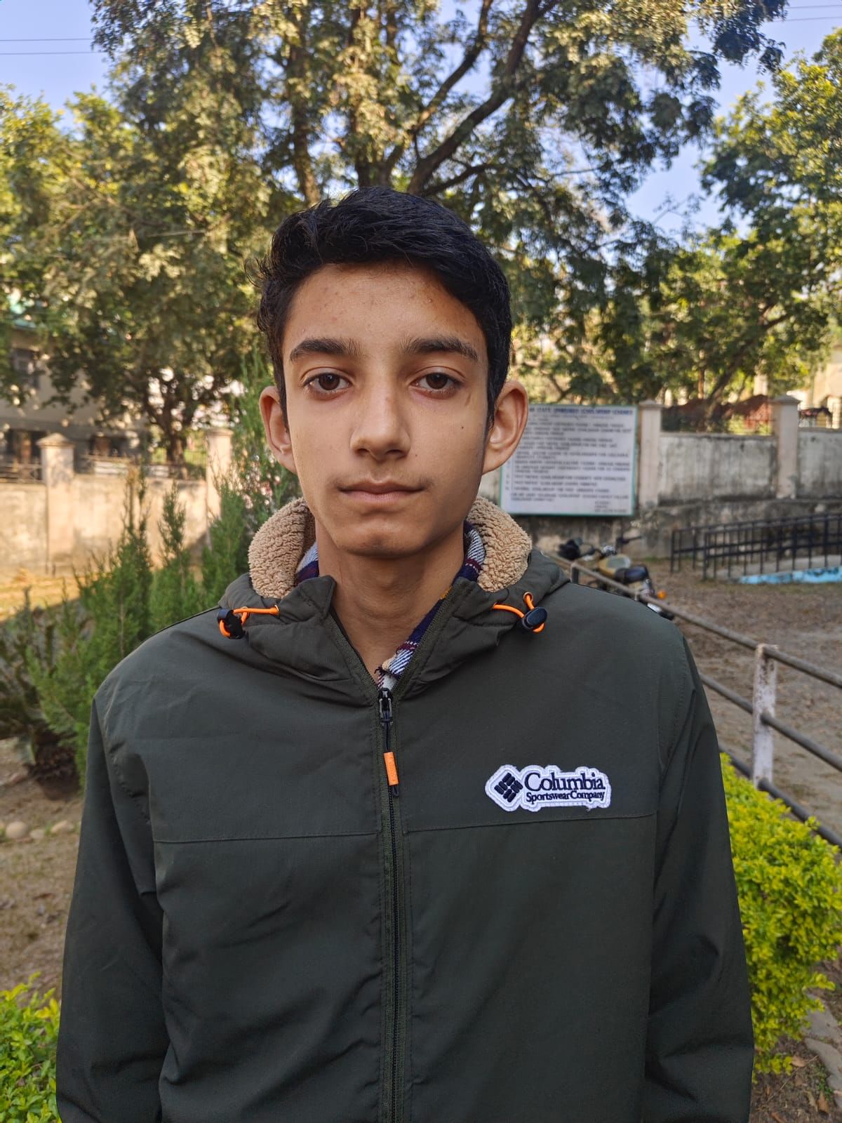 बिलासपुर कॉलेज में अतुल माहेश्वरी परीक्षा देते बच्चे। संवाद बिलासपुर कॉलेज में अतुल माहेश्वरी परीक्षा देते बच्चे। संवाद