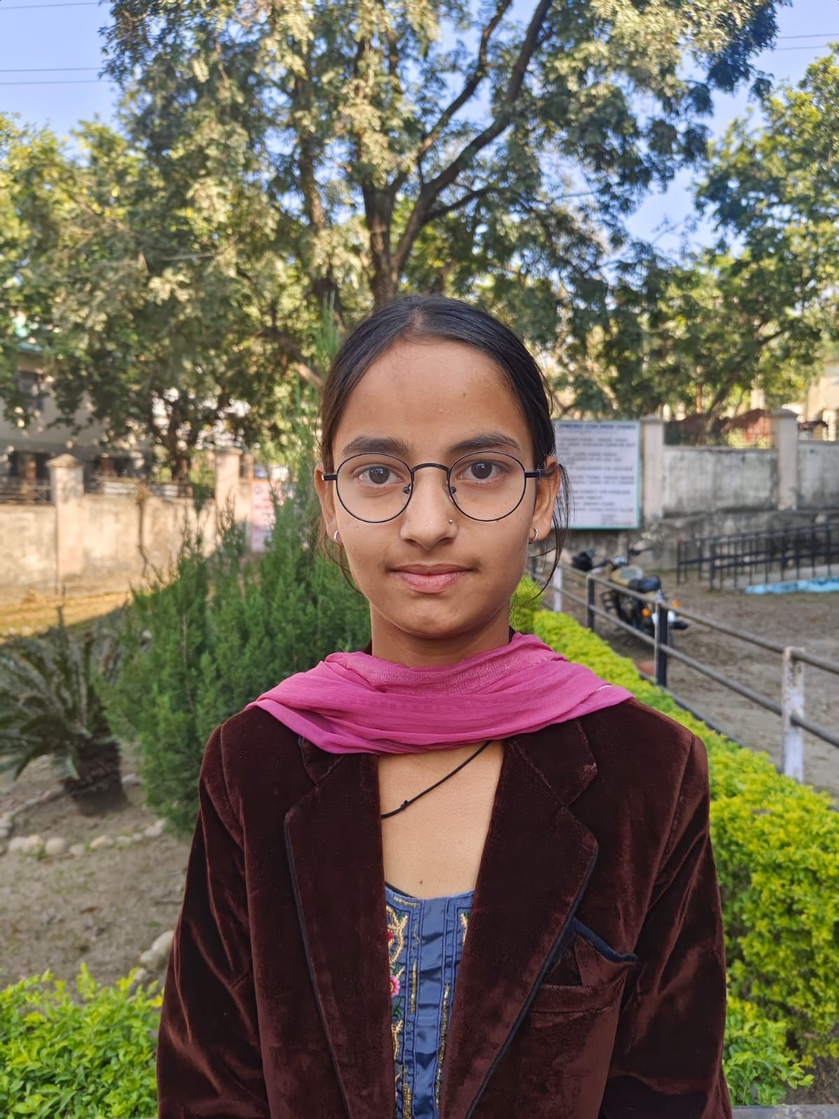 बिलासपुर कॉलेज में अतुल माहेश्वरी परीक्षा देते बच्चे। संवाद बिलासपुर कॉलेज में अतुल माहेश्वरी परीक्षा देते बच्चे। संवाद