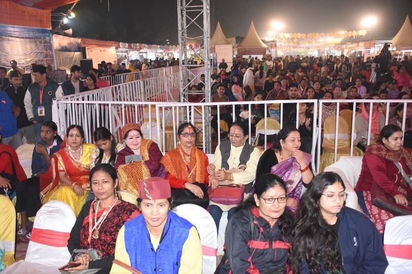 बीरबल साहनी मार्ग पर स्थित पं. गोविंद वल्लभ पंत सांस्कृतिक उपवन में चल रहे उत्तराखंड महोत्सव की बीरबल साहनी मार्ग पर स्थित पं. गोविंद वल्लभ पंत सांस्कृतिक उपवन में चल रहे उत्तराखंड महोत्सव की
