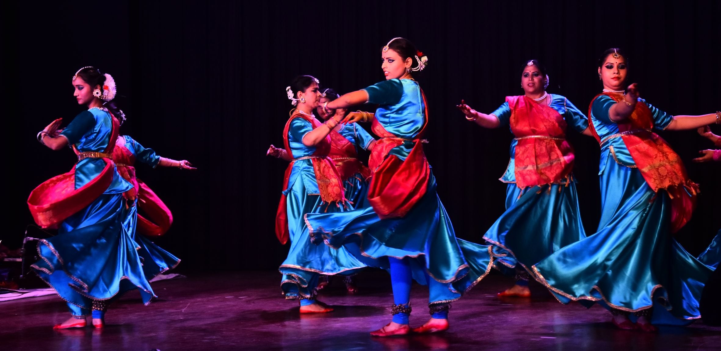 बिरजू महाराज कथक संस्थान की ओर से राय उमानाथ बली प्रेक्षागृह में शनिवार को कार्यक्रम हुआ। 