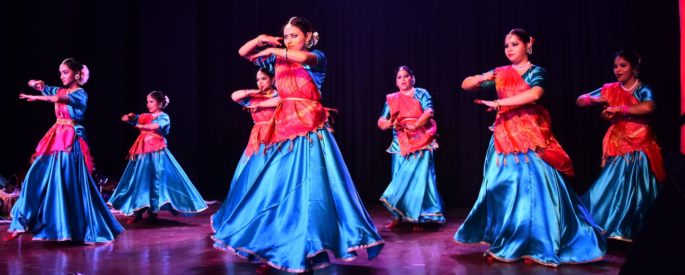बिरजू महाराज कथक संस्थान की ओर से राय उमानाथ बली प्रेक्षागृह में शनिवार को कार्यक्रम हुआ। 