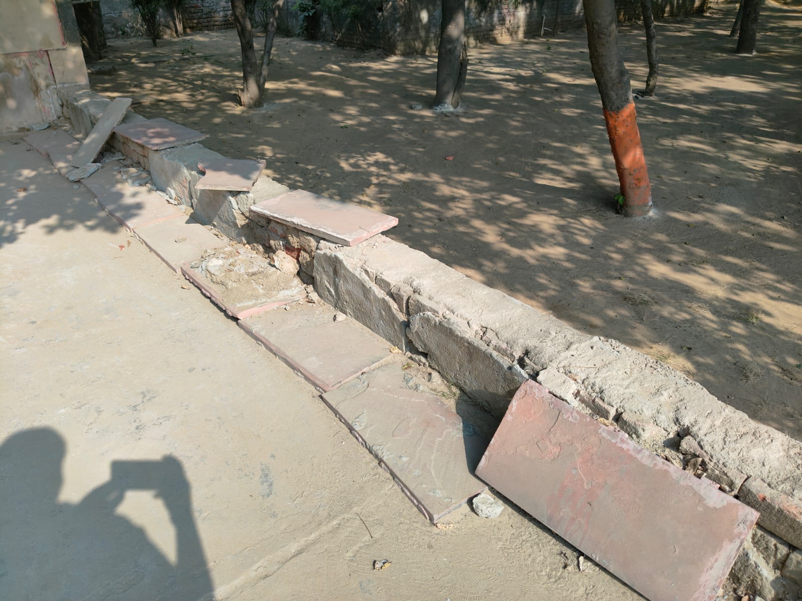जवाहर लाल नेहरू पार्क की बदहाल दशा। संवाद