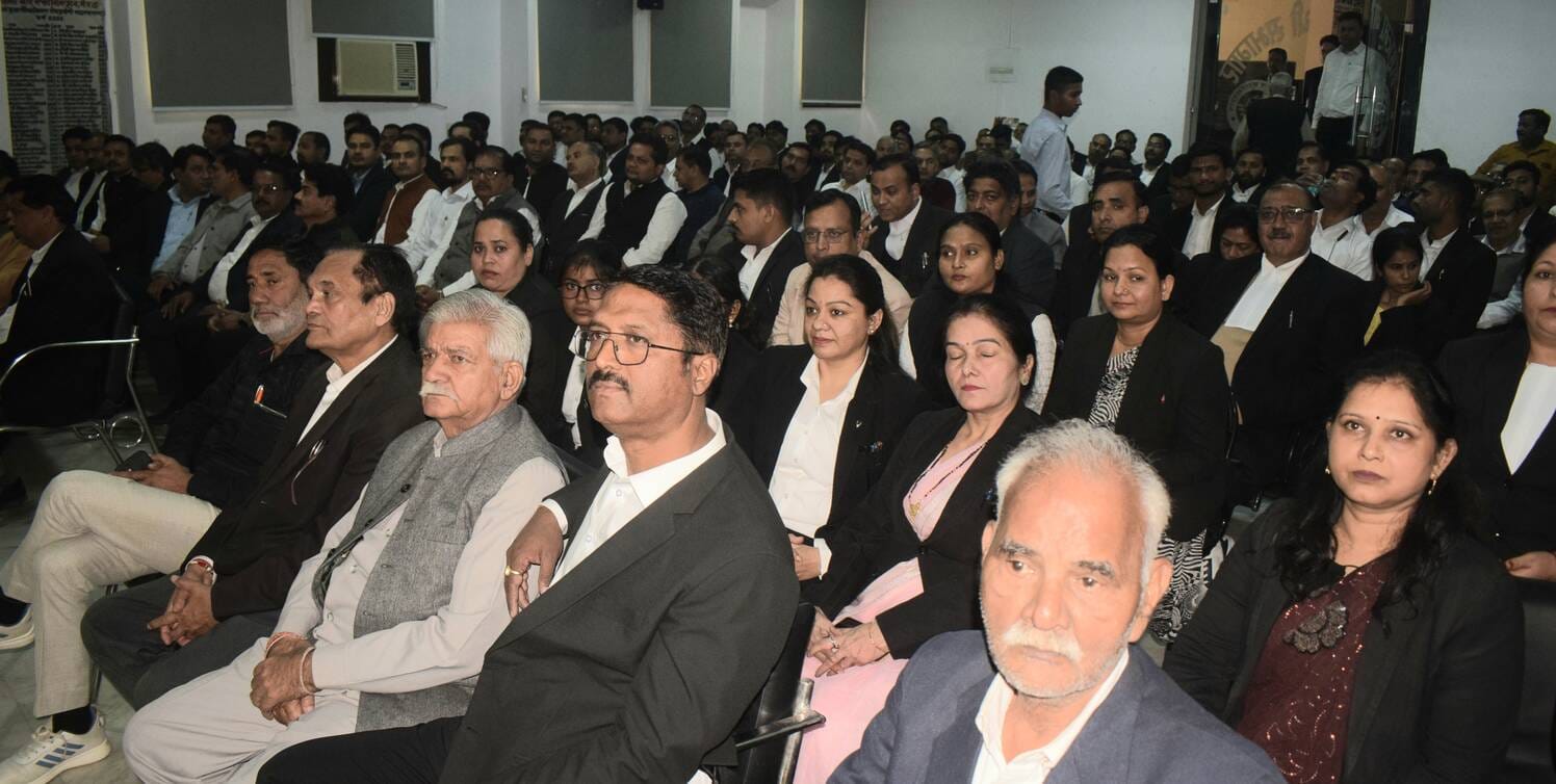 मेरठ..कंवलजीत..कचहरी के जिला बार में परिवार प्रबोधन व्याख्यानमाला कार्यक्रम में मंचासीन अतिथि व मेरठ..कंवलजीत..कचहरी के जिला बार में परिवार प्रबोधन व्याख्यानमाला कार्यक्रम में मंचासीन अतिथि व