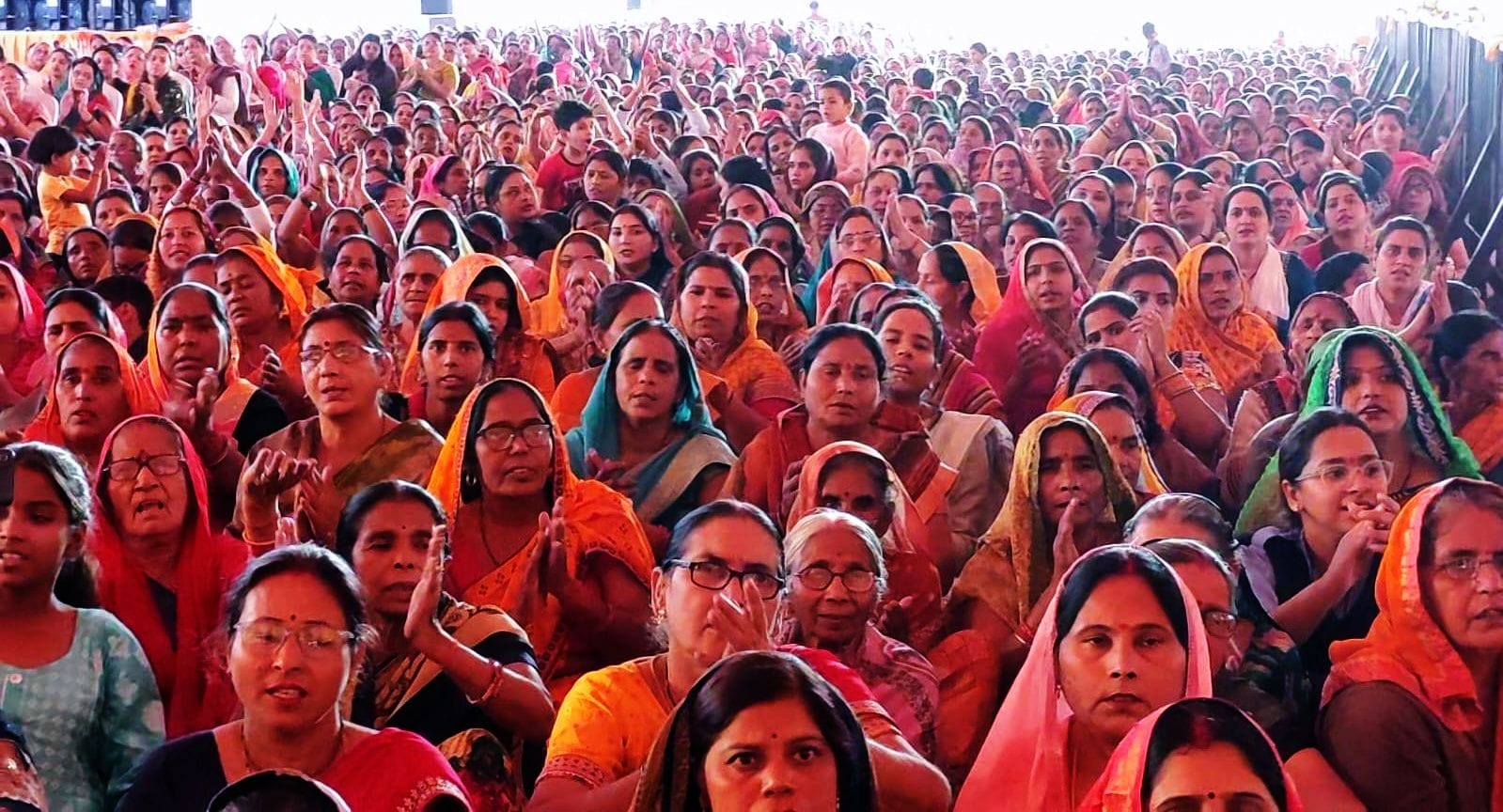 ओसीएफ रामलीला मैदान पर श्रीराम कथा सुनाते विजय कौशल महाराज। स्रोत: आयोजक ओसीएफ रामलीला मैदान पर श्रीराम कथा सुनाते विजय कौशल महाराज। स्रोत: आयोजक