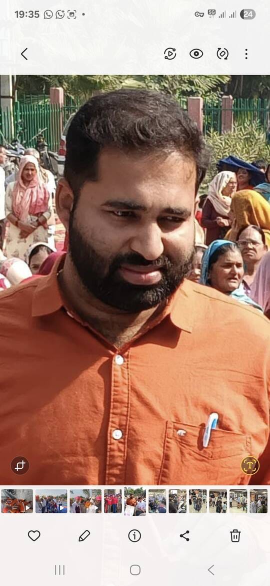 फोटो 51: लाइनपार क्षेत्र में हुए जल अधिकार मांग प्रदर्शन में शामिल पार्षद प्रतिनिधि कर्मवीर शर्