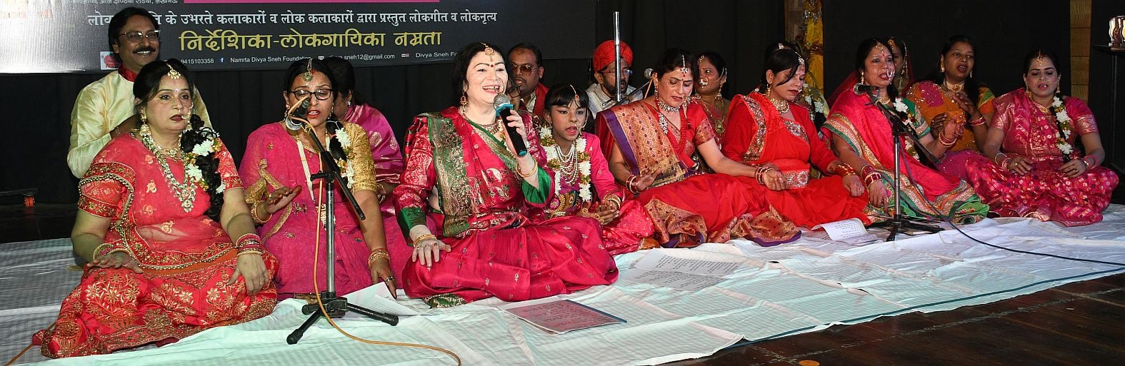 गोमतीनगर स्थित अंतरराष्ट्रीय बौद्ध शोध संस्थान के सभागार में रविवार को संस्कृति विभाग एवं दिव्य गोमतीनगर स्थित अंतरराष्ट्रीय बौद्ध शोध संस्थान के सभागार में रविवार को संस्कृति विभाग एवं दिव्य
