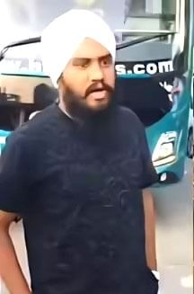 मुख्य आरोपी किशोर व इंदौर में कलेक्टर से मिलते समाजजन मुख्य आरोपी किशोर व इंदौर में कलेक्टर से मिलते समाजजन