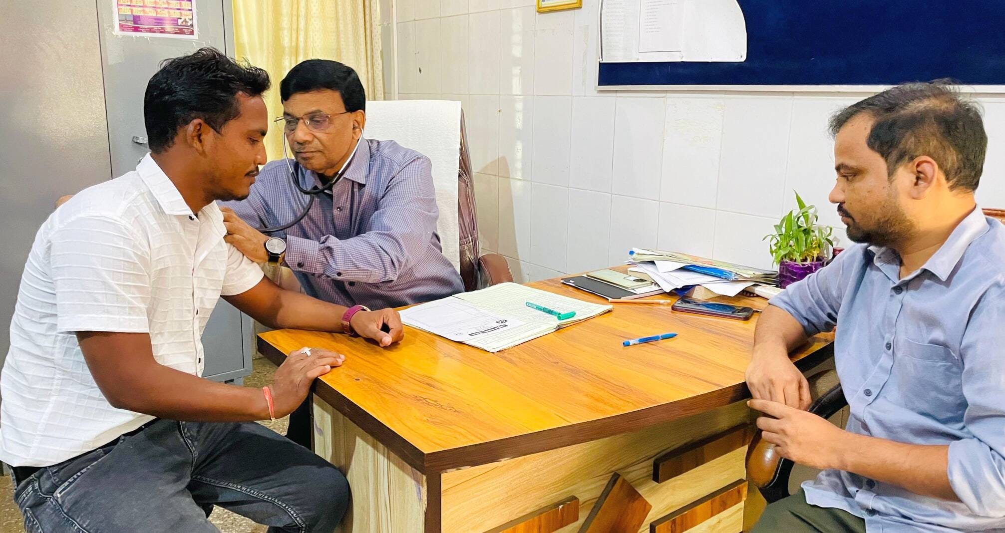 सेलरहा पश्चिम स्थित पीएचसी में आरोग्य मेले के दौरान पसरा सन्नाटा। संवाद सेलरहा पश्चिम स्थित पीएचसी में आरोग्य मेले के दौरान पसरा सन्नाटा। संवाद