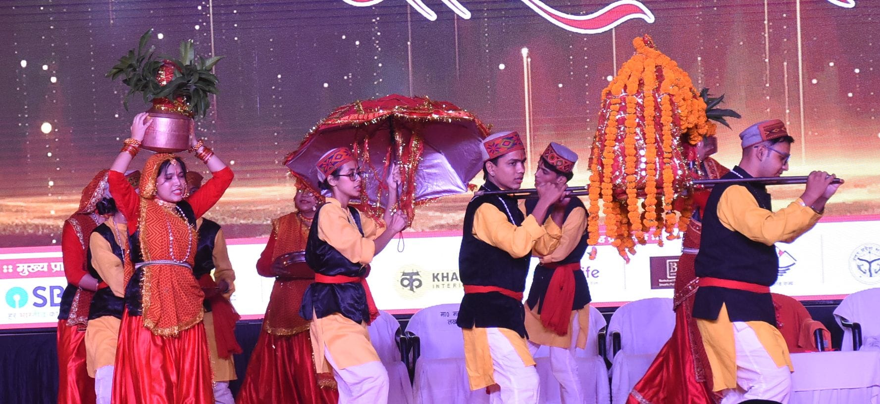 उत्तराखंड महोत्सव के आठवें दिन रविवार की छुट्टी के चलते दर्शकों की संख्या सर्वाधिक रही। हजारों उत्तराखंड महोत्सव के आठवें दिन रविवार की छुट्टी के चलते दर्शकों की संख्या सर्वाधिक रही। हजारों