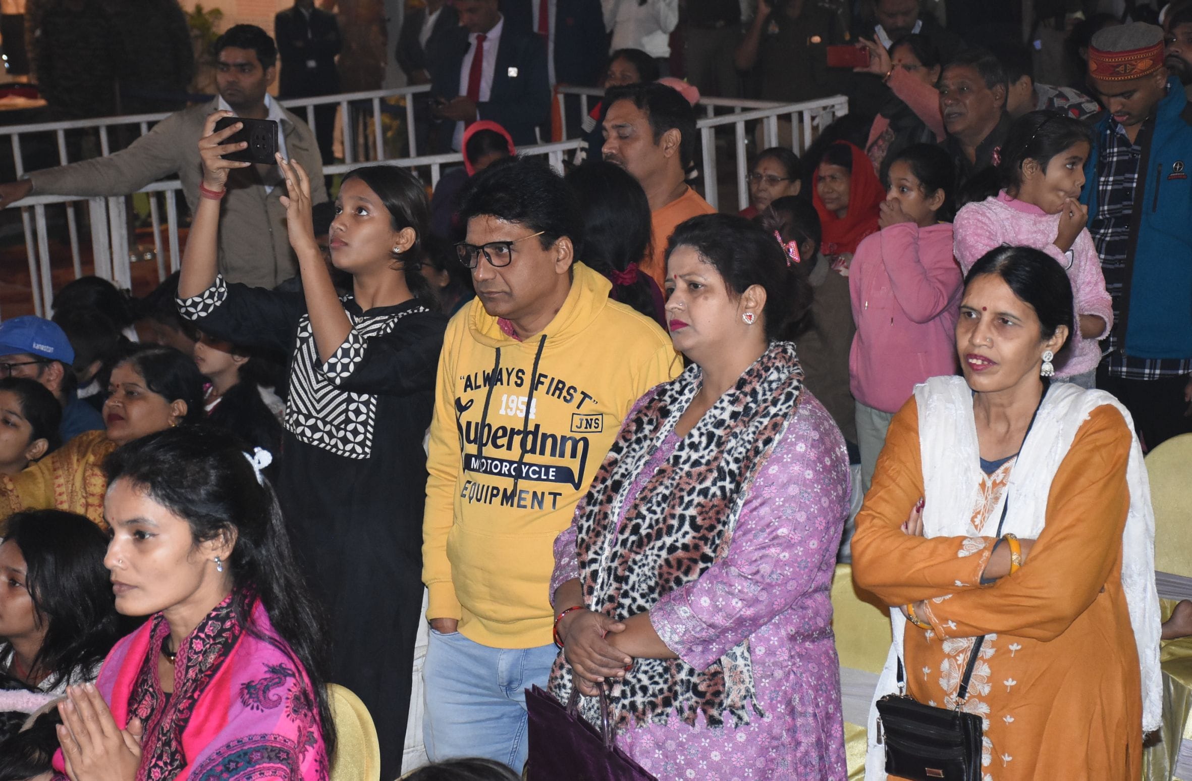 उत्तराखंड महोत्सव के आठवें दिन रविवार की छुट्टी के चलते दर्शकों की संख्या सर्वाधिक रही। हजारों उत्तराखंड महोत्सव के आठवें दिन रविवार की छुट्टी के चलते दर्शकों की संख्या सर्वाधिक रही। हजारों