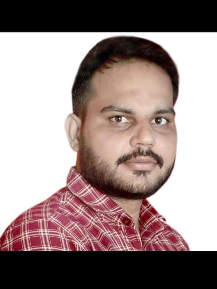 वार्ड-17 में खाली प्लाटों में छोड़े गए पानी से फैली गंदगी।