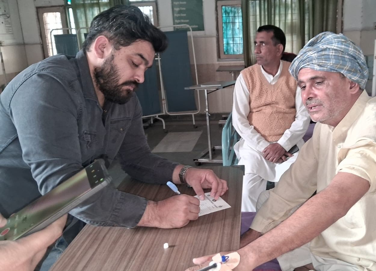 फोटो : 17: सोनीपत के मटिंडू गांव में नपाई कराते प्रशासन के अधिकारी । स्रोत ग्रामीण फोटो : 17: सोनीपत के मटिंडू गांव में नपाई कराते प्रशासन के अधिकारी । स्रोत ग्रामीण