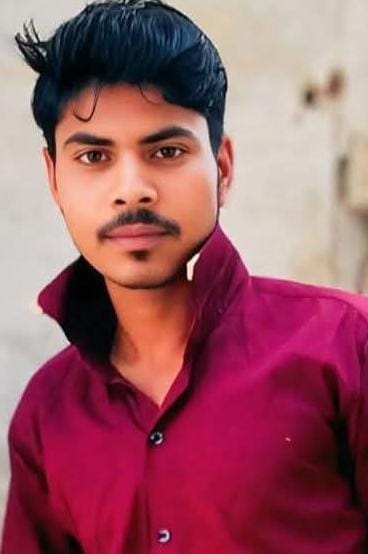 कलान में मुरादाबाद-फर्रुखाबाद हाईवे पर जाम के दौरान पुलिस से होती परिजनों की कहासुनी। स्रोत : ज कलान में मुरादाबाद-फर्रुखाबाद हाईवे पर जाम के दौरान पुलिस से होती परिजनों की कहासुनी। स्रोत : ज