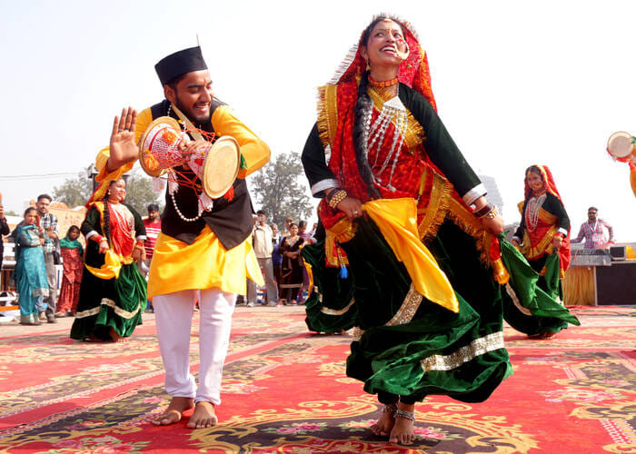 कुरुक्षेत्र। अंतरराष्ट्रीय गीता महोत्सव में प्रस्तुति देती राजस्थान की कलाकार।