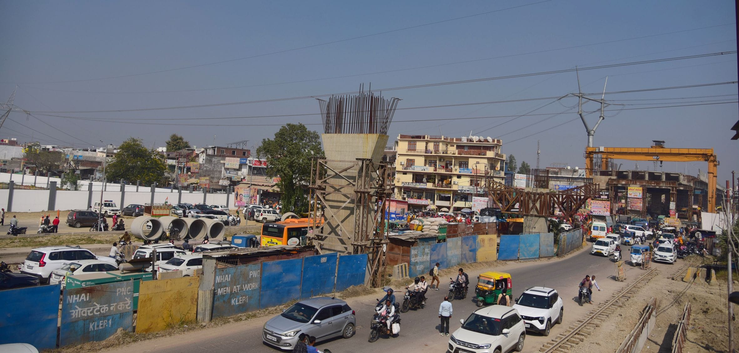 निर्मार्णाधीन लखनऊ-कानपुर एक्सप्रेसवे।