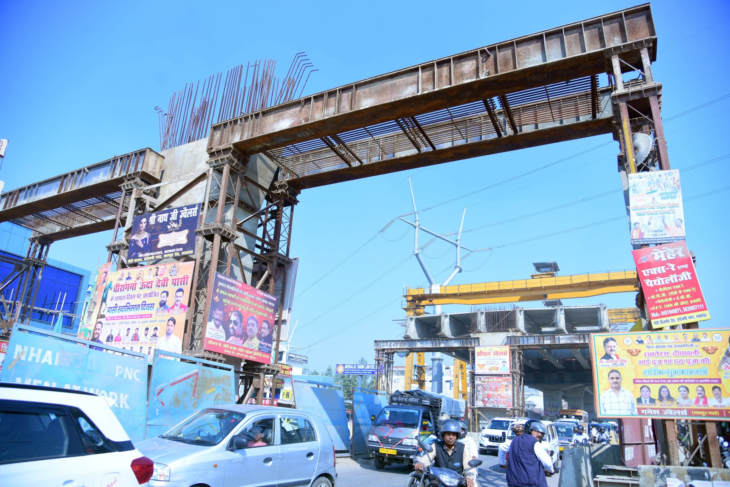 निर्मार्णाधीन लखनऊ-कानपुर एक्सप्रेसवे।