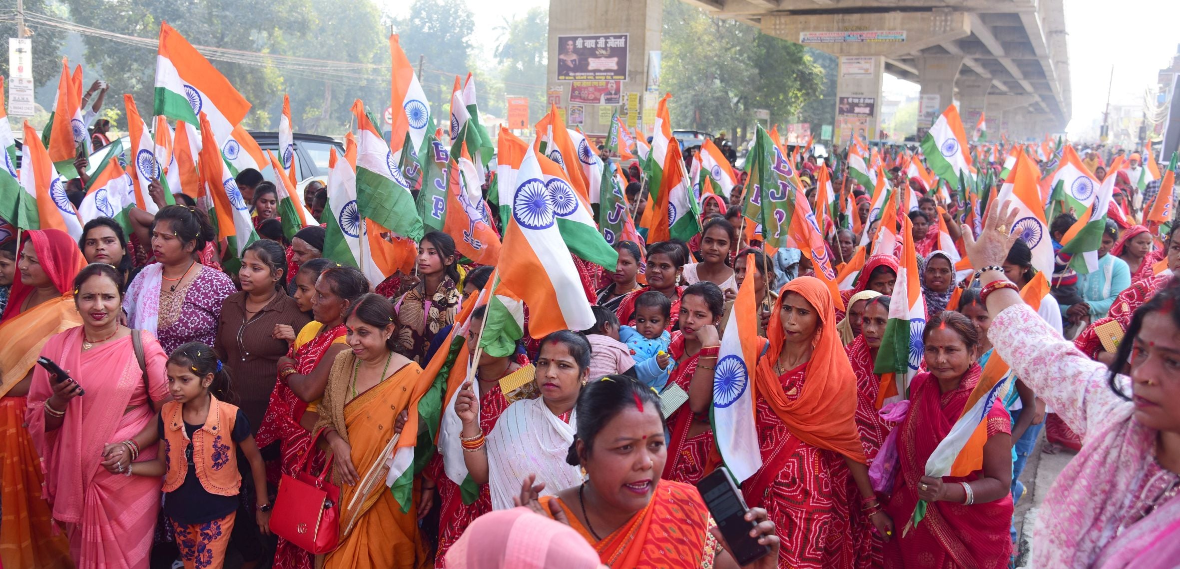 सरोजनीनगर में निकाली गई एकता यात्रा सरोजनीनगर में निकाली गई एकता यात्रा