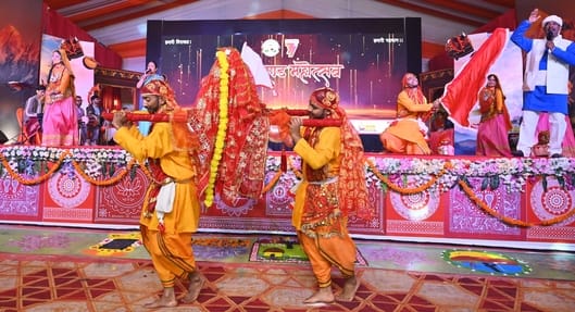 उत्तराखंड महोत्सव में कलाकारों की शानदार प्रस्तुतियों ने दर्शकों को किया मंत्रमुग्ध। -संवाद