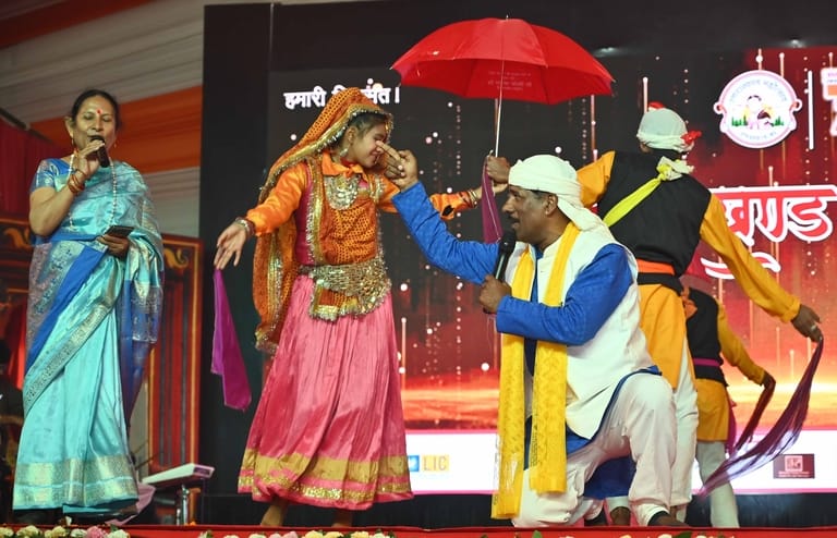 उत्तराखंड महोत्सव में कलाकारों की शानदार प्रस्तुतियों ने दर्शकों को किया मंत्रमुग्ध। -संवाद