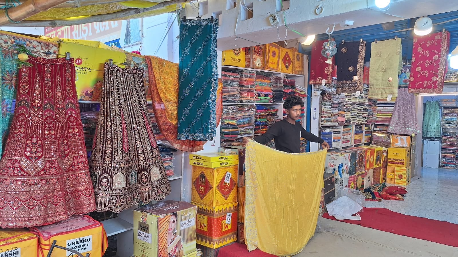 वकील अहमद,  थोक व्यापारी