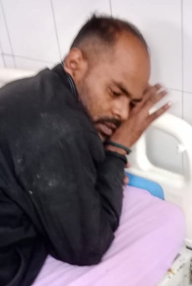 07 पुलिस मुठभेड़ में गिरफ्तार अंतरजनपदीय कुख्यात बदमाश। संवाद 07 पुलिस मुठभेड़ में गिरफ्तार अंतरजनपदीय कुख्यात बदमाश। संवाद