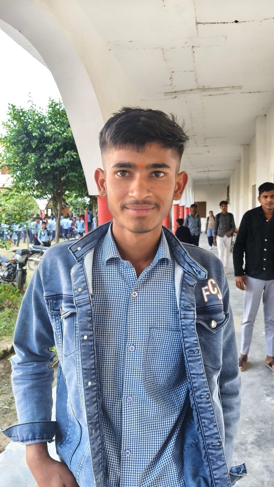 फोटो- 23 शकुंतला देवी इंटर कॉलेज में आयोजित पुलिस की पाठशाला में बोलते सीओ मोहम्मदाबाद अजय वर्म फोटो- 23 शकुंतला देवी इंटर कॉलेज में आयोजित पुलिस की पाठशाला में बोलते सीओ मोहम्मदाबाद अजय वर्म