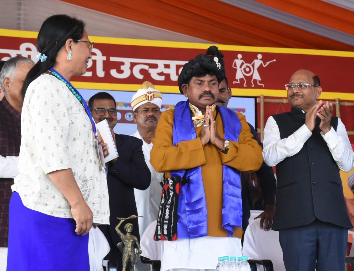 गोमतीनगर स्थित इंदिरा गांधी प्रतिष्ठान में 13 से 18 नवंबर तक चले जनजाति भागीदारी उत्सव का मंगलव गोमतीनगर स्थित इंदिरा गांधी प्रतिष्ठान में 13 से 18 नवंबर तक चले जनजाति भागीदारी उत्सव का मंगलव