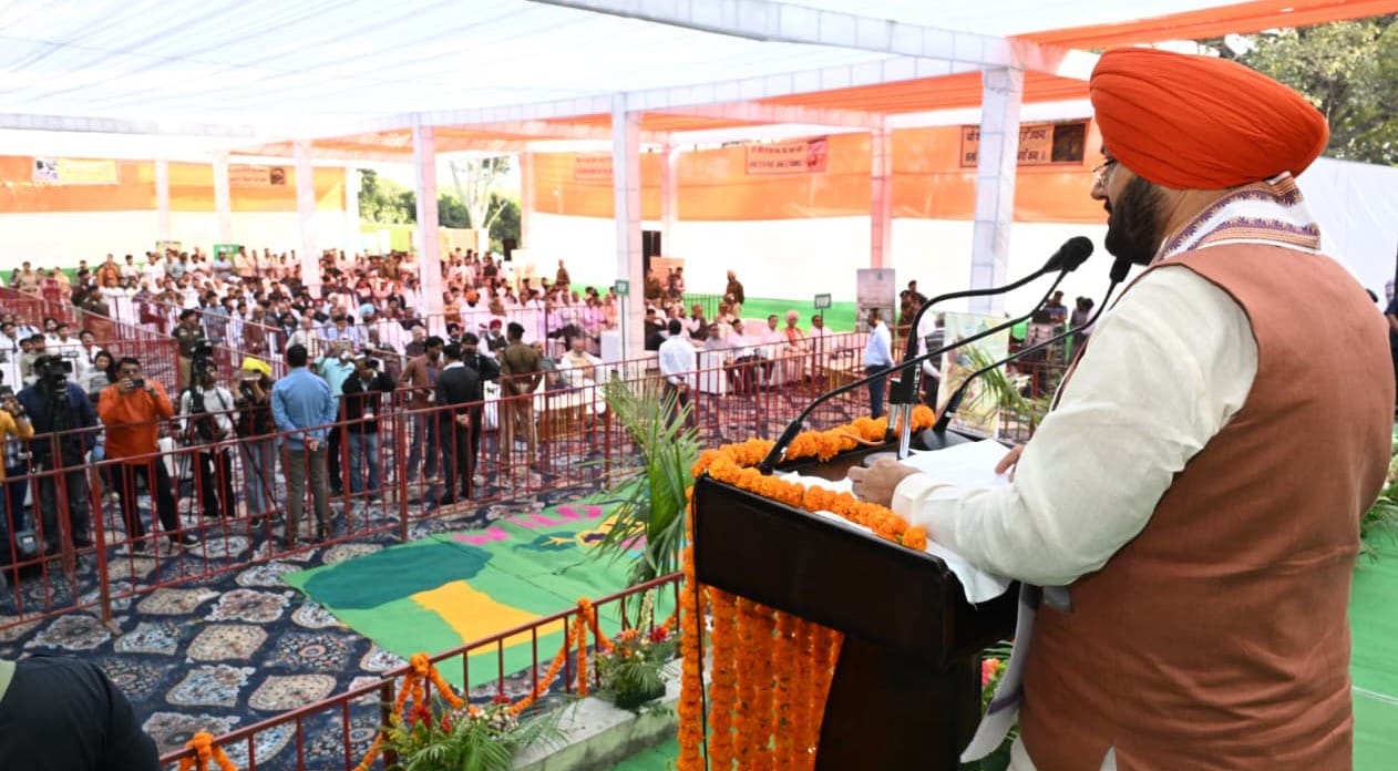 यमुनानगर में कार्यक्रम के दौरान लोगों को संबोधित करते सीएम नायब सिंह सैनी। संवाद