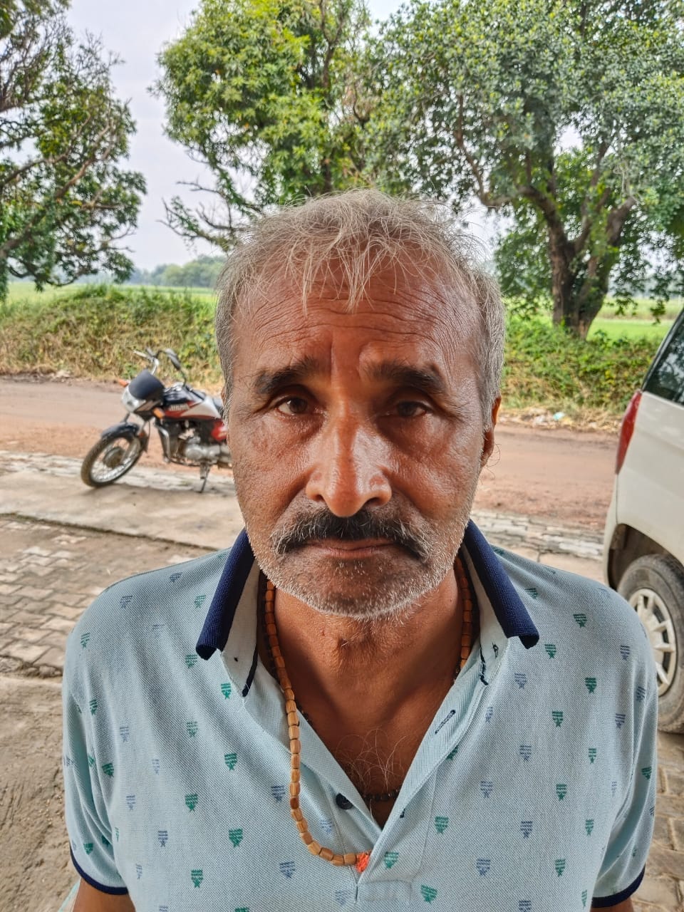 बारा माइनर की सफाई करते मजदूर। संवाद