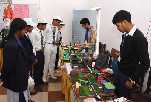 खालसा नेशनल बालिका इंटर कॉलेज में डॉ. एपीजे अब्दुल कलाम राज्य विज्ञान महोत्सव के शुभारंभ अवसर प खालसा नेशनल बालिका इंटर कॉलेज में डॉ. एपीजे अब्दुल कलाम राज्य विज्ञान महोत्सव के शुभारंभ अवसर प