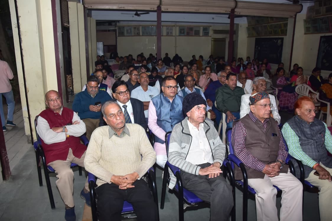 वरिष्ठ शिक्षाविद् एवं महात्मा गांधी स्टडी सेंटर, अंबाजोगई निदेशक श्रीमती शैलजा बारूरे