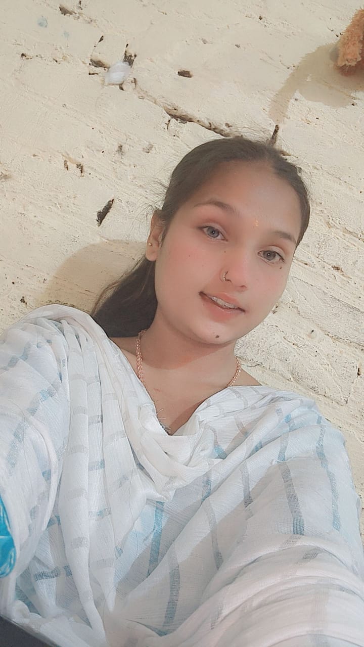 अंबाला कैंट के नागरिक अस्पताल में मृतका मुस्कान के परिजन विलाप करते हुए: सोशल मीडिया