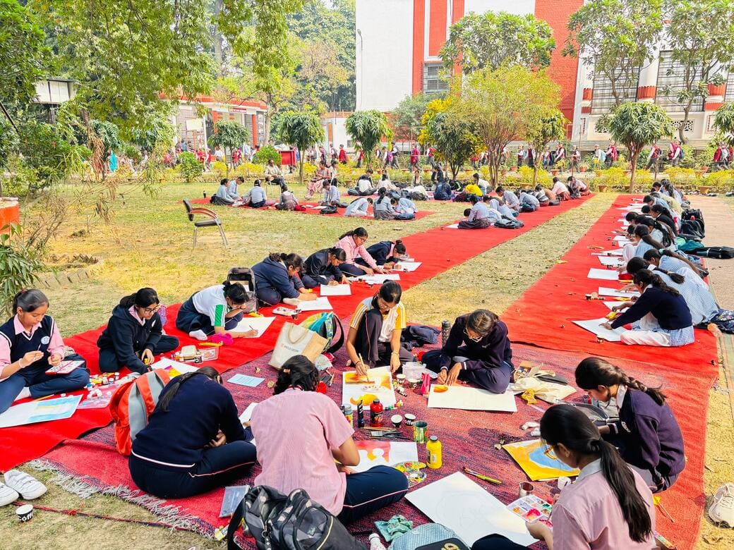 चिड़ियाघर में आयोजित चित्रकला प्रदर्शनी 