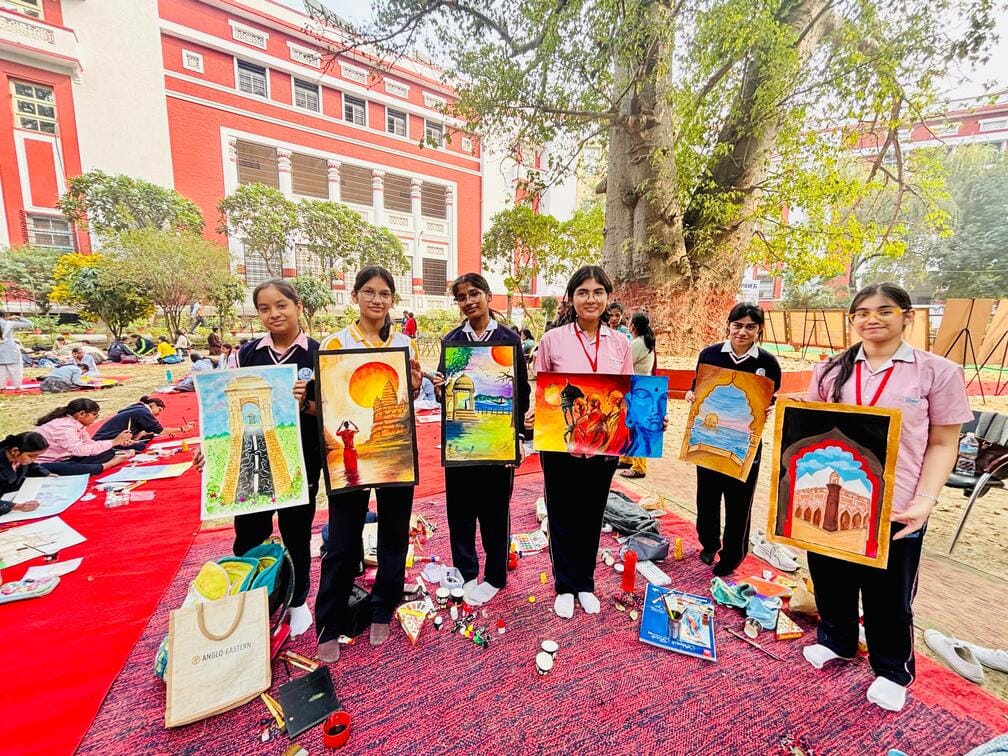 चिड़ियाघर में आयोजित चित्रकला प्रदर्शनी 