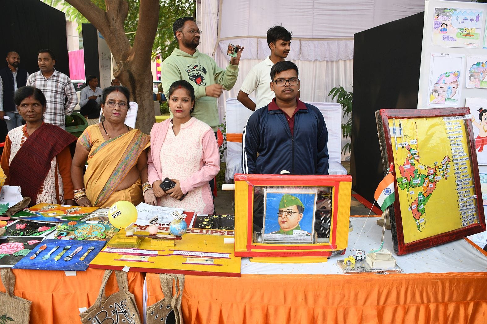 गोमतीनगर स्थित भागीदारी भवन में बृहस्पतिवार को आयोजित भव्य सम्मान समारोह। गोमतीनगर स्थित भागीदारी भवन में बृहस्पतिवार को आयोजित भव्य सम्मान समारोह।
