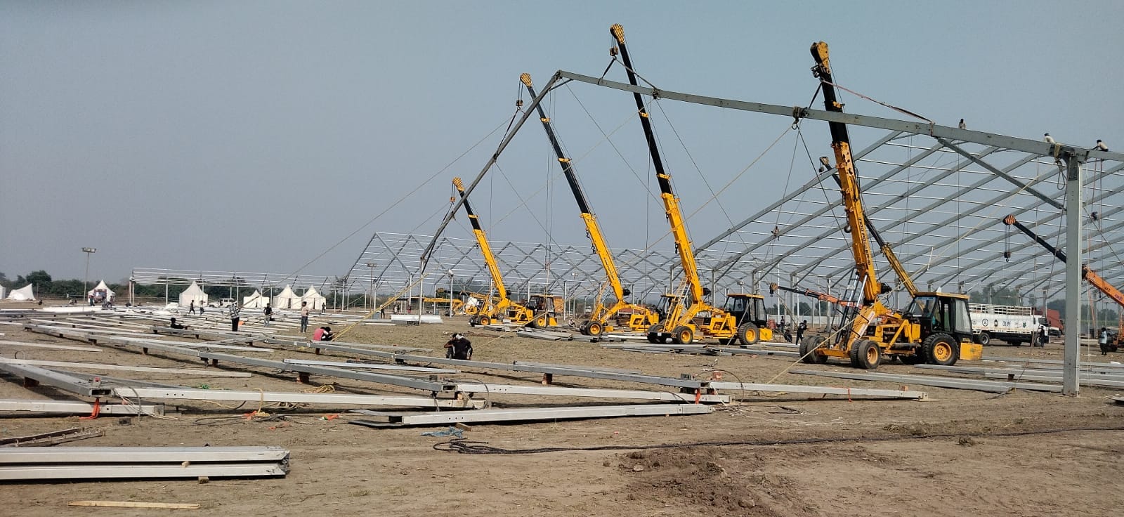 कुरुक्षेत्र। समागम स्थल पर कर्मियों के लिए तैयार की गई हट। संवाद 