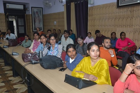 लखनऊ विश्वविद्यालय के 105वें स्थापना दिवस सप्ताह के तहत बृहस्पतिवार को शैक्षणिक व्याख्यान श्रृं