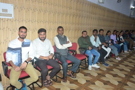 लखनऊ विश्वविद्यालय के 105वें स्थापना दिवस सप्ताह के तहत बृहस्पतिवार को शैक्षणिक व्याख्यान श्रृं