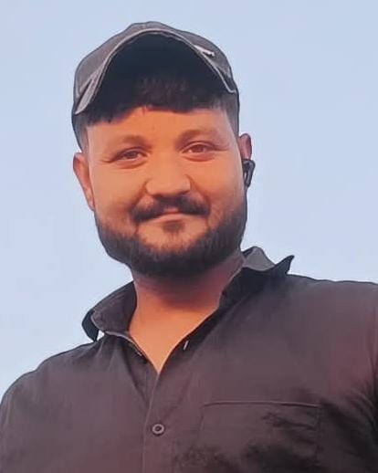 शाहजहांपुर में कृष्णानगर में जाम में फंसी ई-बस। संवाद शाहजहांपुर में कृष्णानगर में जाम में फंसी ई-बस। संवाद