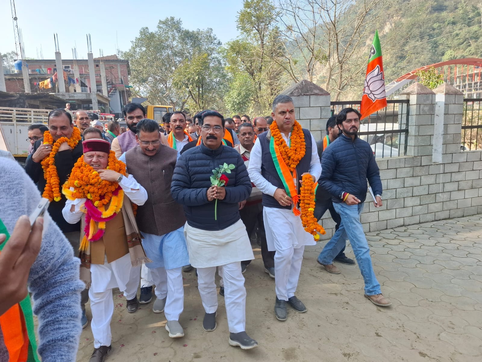 धर्मपुर में भाजपा की बैठक में पदाधिकारी व कार्यकर्ता। संवाद धर्मपुर में भाजपा की बैठक में पदाधिकारी व कार्यकर्ता। संवाद