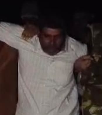 06 फूलपुर कोतवाली में पशुतस्कर व पुलिस के बीच हुई मुठभेड़ में घायल बदमाश। संवाद