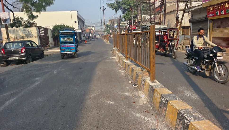 कचहरी रोड का किया जा रहा चौड़ीकरण और निर्माण। संवाद कचहरी रोड का किया जा रहा चौड़ीकरण और निर्माण। संवाद