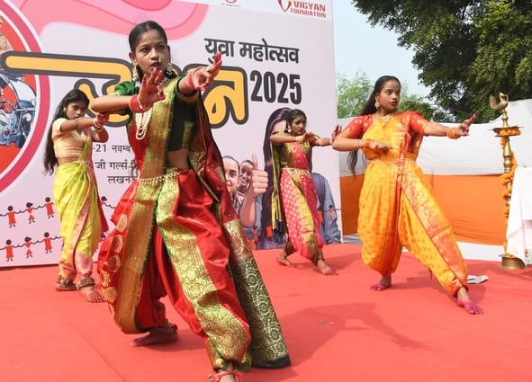 खुन-खुन जी गर्ल्स पीजी कॉलेज व विज्ञान फाउंडेशन की ओर से आयोजित उड़ान यूथ फेस्ट में दो दिवसीय अ खुन-खुन जी गर्ल्स पीजी कॉलेज व विज्ञान फाउंडेशन की ओर से आयोजित उड़ान यूथ फेस्ट में दो दिवसीय अ