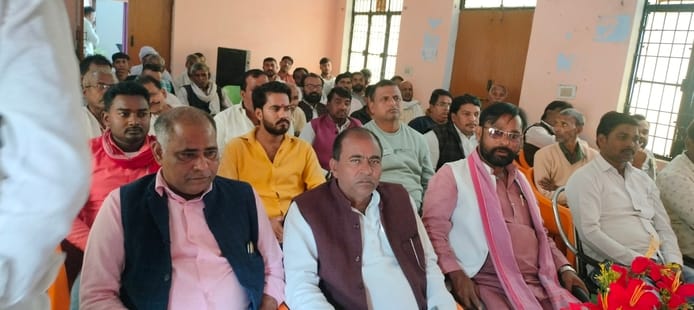 पौली ब्लाॅक पर क्षेत्र पंचायत की बेठक को संबोधित करते प्रमुख -संवाद पौली ब्लाॅक पर क्षेत्र पंचायत की बेठक को संबोधित करते प्रमुख -संवाद